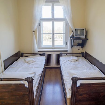 Отель Palac Kobylniki Обжицко Экстерьер фото
