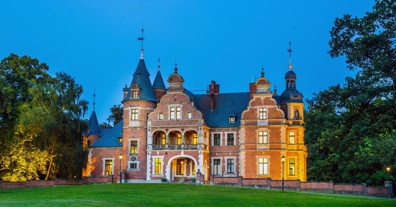 Отель Palac Kobylniki Обжицко Экстерьер фото